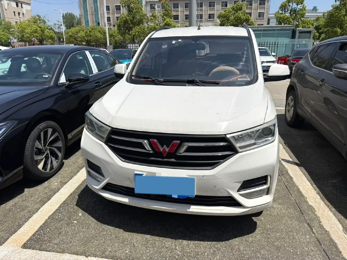 2019 WuLing HongGuang 1.5L 99HP L4 6MT,autocango,china used car exporter,china ev exporter,chinese used car exporter,chinese used ev exporter