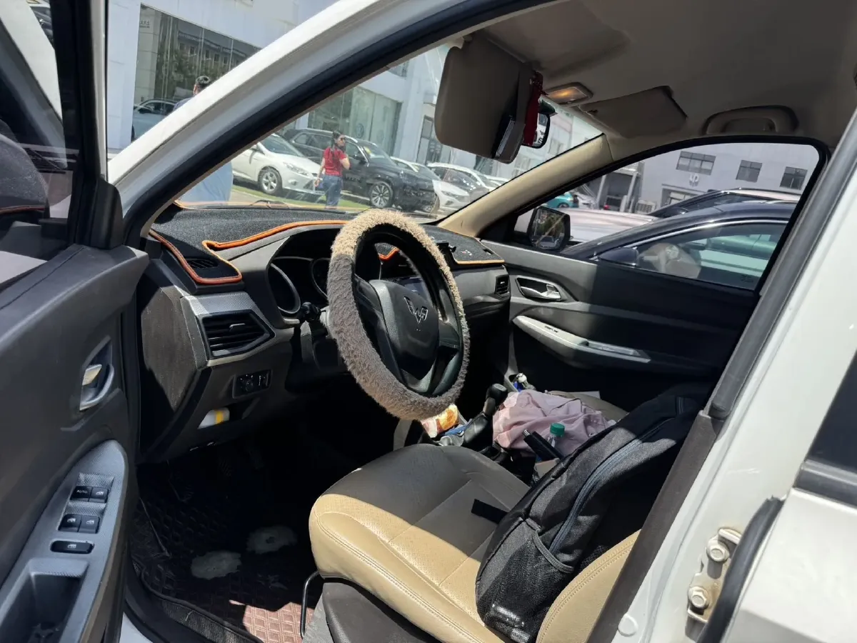 2019 WuLing HongGuang 1.5L 99HP L4 6MT,autocango,china used car exporter,china ev exporter,chinese used car exporter,chinese used ev exporter
