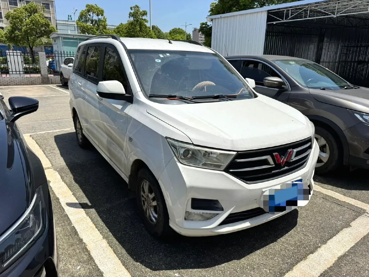 2019 WuLing HongGuang 1.5L 99HP L4 6MT,autocango,china used car exporter,china ev exporter,chinese used car exporter,chinese used ev exporter