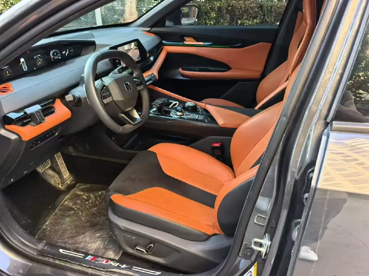 2022 ChangAn UNI-V 1.5T 188HP L4 7DCT,autocango,china used car exporter,china ev exporter,chinese used car exporter,chinese used ev exporter