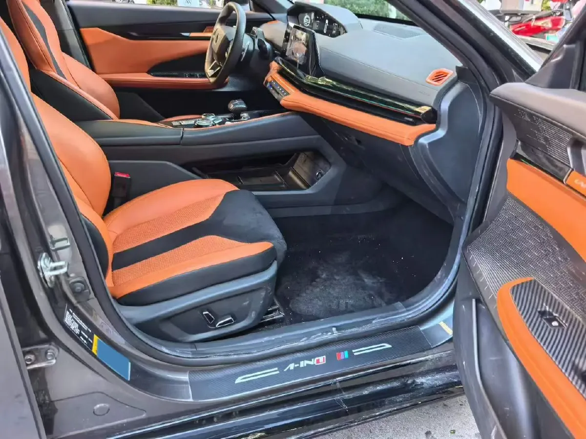 2022 ChangAn UNI-V 1.5T 188HP L4 7DCT,autocango,china used car exporter,china ev exporter,chinese used car exporter,chinese used ev exporter