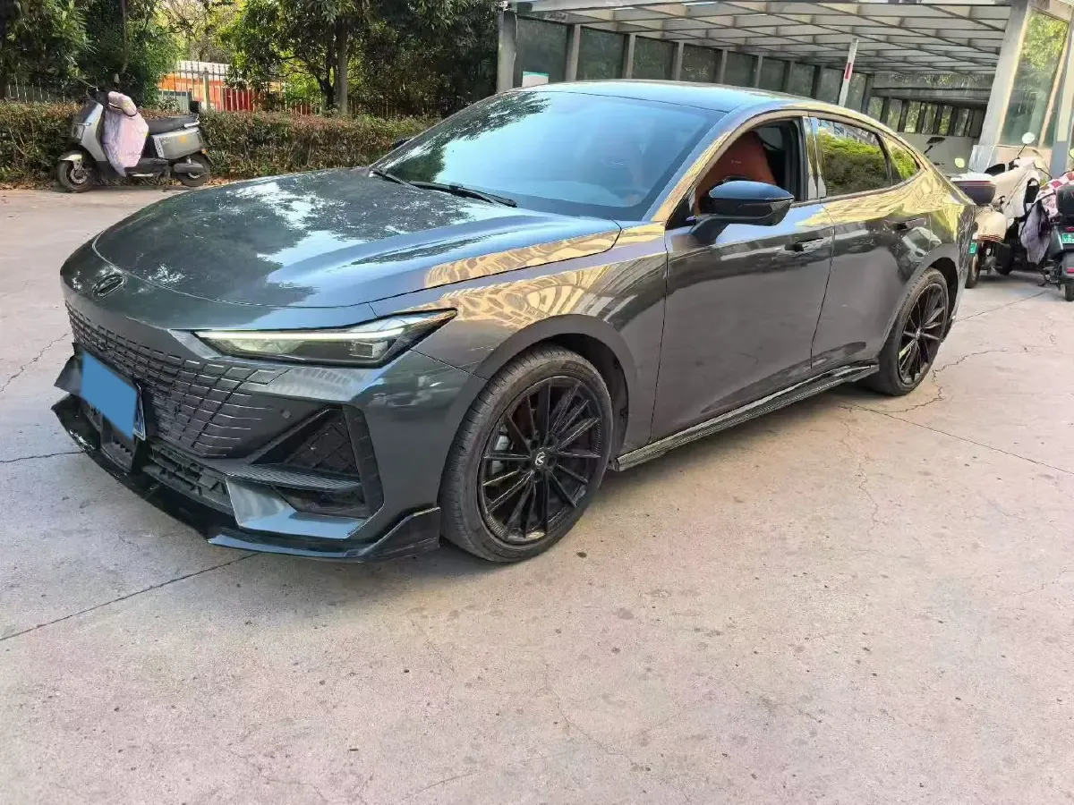 2022 ChangAn UNI-V 1.5T 188HP L4 7DCT,autocango,china used car exporter,china ev exporter,chinese used car exporter,chinese used ev exporter