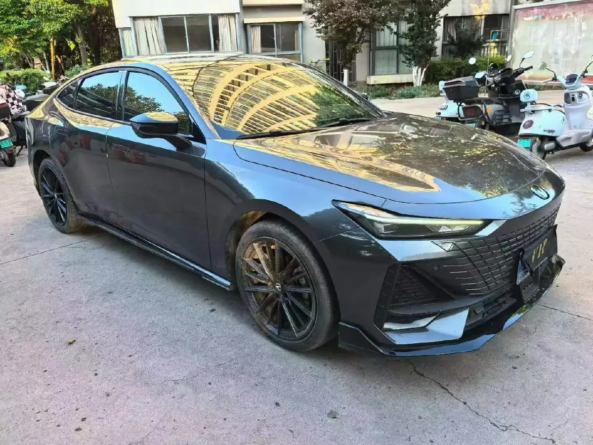 2022 ChangAn UNI-V 1.5T 188HP L4 7DCT,autocango,china used car exporter,china ev exporter,chinese used car exporter,chinese used ev exporter