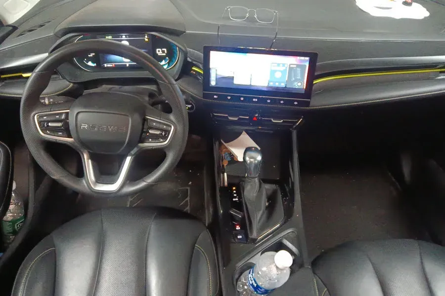 2021 Roewe i5 1.5L 120HP L4 CVT,autocango,china used car exporter,china ev exporter,chinese used car exporter,chinese used ev exporter