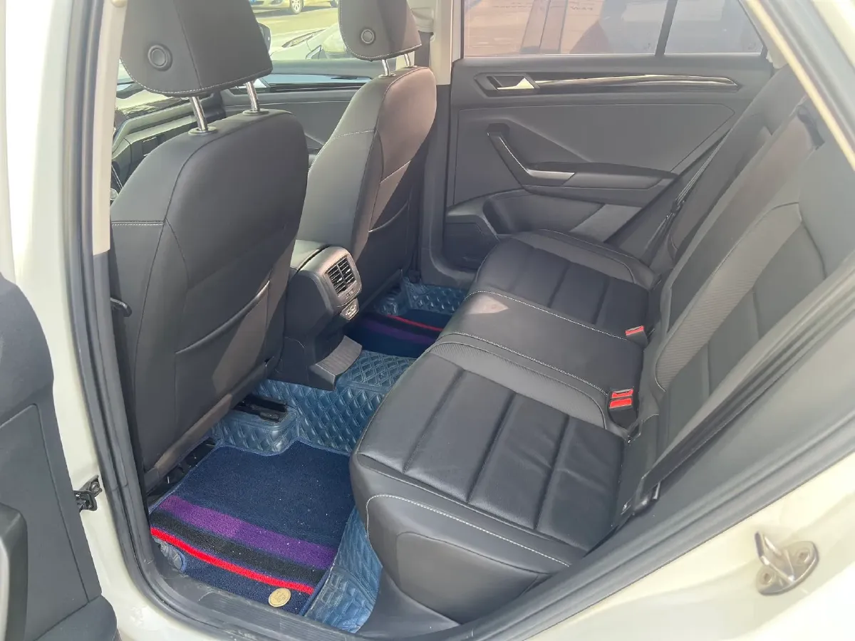 2022 Volkswagen T-Roc 1.4T 150HP L4 7DCT,autocango,china used car exporter,china ev exporter,chinese used car exporter,chinese used ev exporter