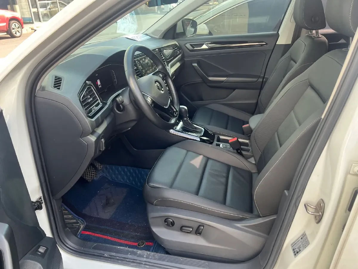 2022 Volkswagen T-Roc 1.4T 150HP L4 7DCT,autocango,china used car exporter,china ev exporter,chinese used car exporter,chinese used ev exporter