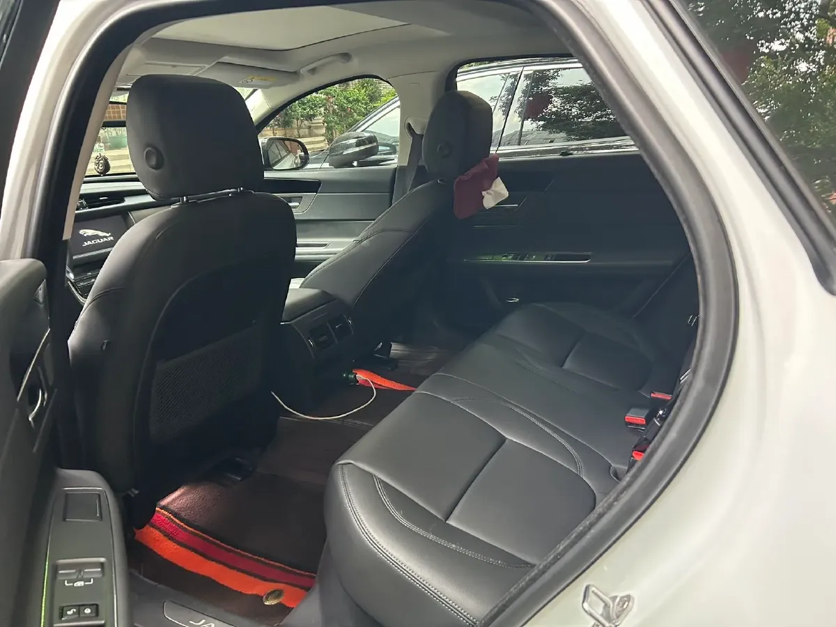 2020 Jaguar XFL 2.0T 200HP L4 8AT,autocango,china used car exporter,china ev exporter,chinese used car exporter,chinese used ev exporter