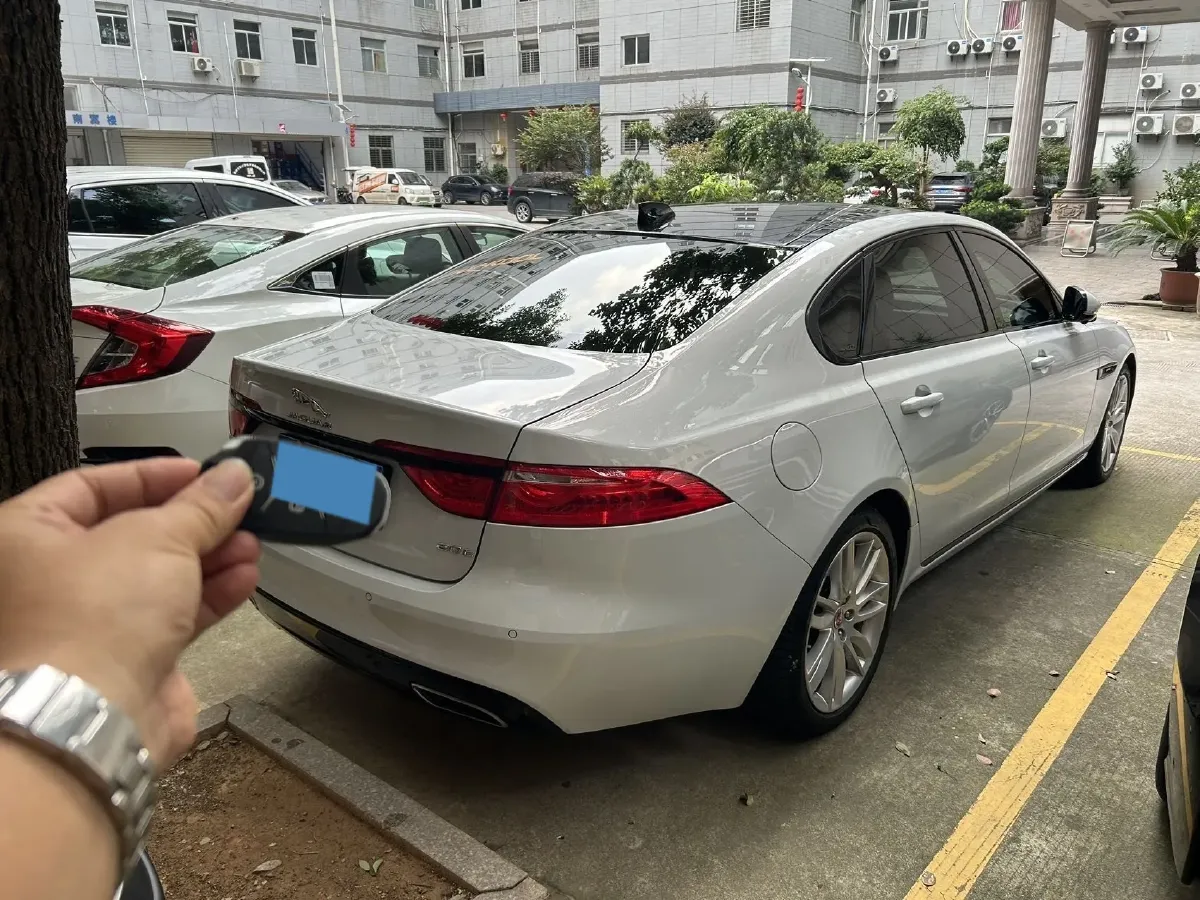2020 Jaguar XFL 2.0T 200HP L4 8AT,autocango,china used car exporter,china ev exporter,chinese used car exporter,chinese used ev exporter