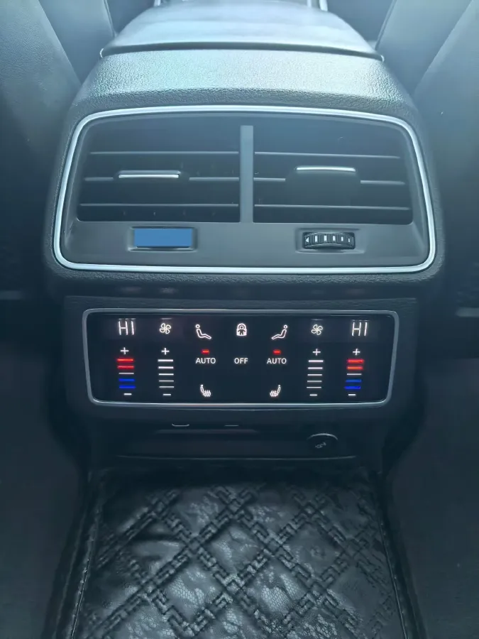 2023 Audi A6L 2.0T 245HP L4 7DCT,autocango,china used car exporter,china ev exporter,chinese used car exporter,chinese used ev exporter