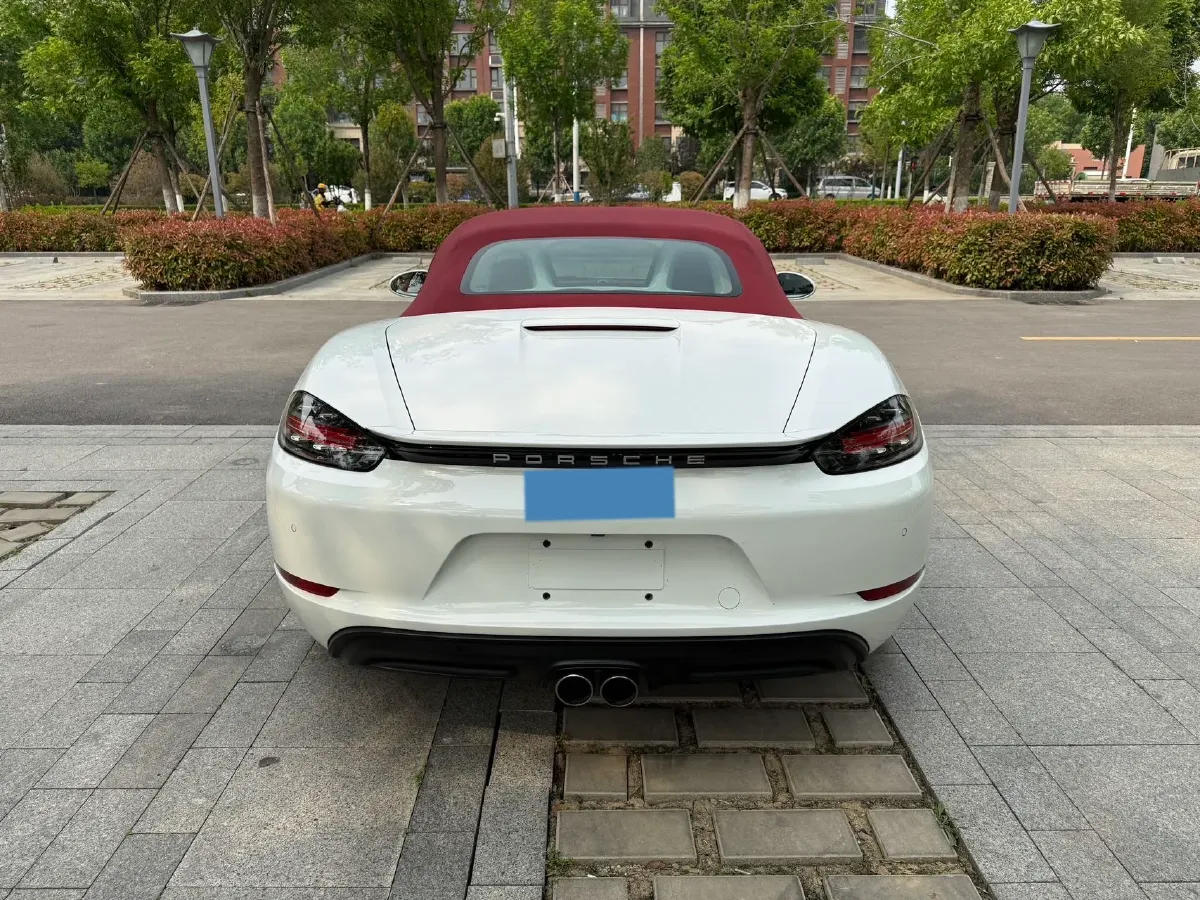 2023 Porsche 718 2.0T 250HP H4 7DCT,autocango,china used car exporter,china ev exporter,chinese used car exporter,chinese used ev exporter