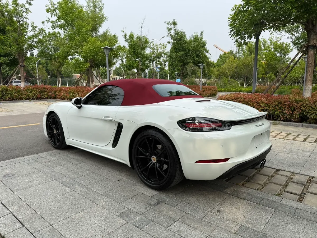 2023 Porsche 718 2.0T 250HP H4 7DCT,autocango,china used car exporter,china ev exporter,chinese used car exporter,chinese used ev exporter