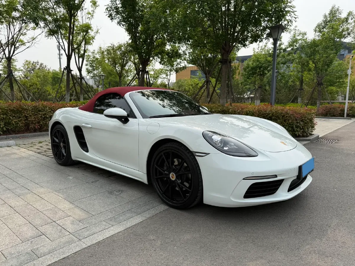 2023 Porsche 718 2.0T 250HP H4 7DCT,autocango,china used car exporter,china ev exporter,chinese used car exporter,chinese used ev exporter