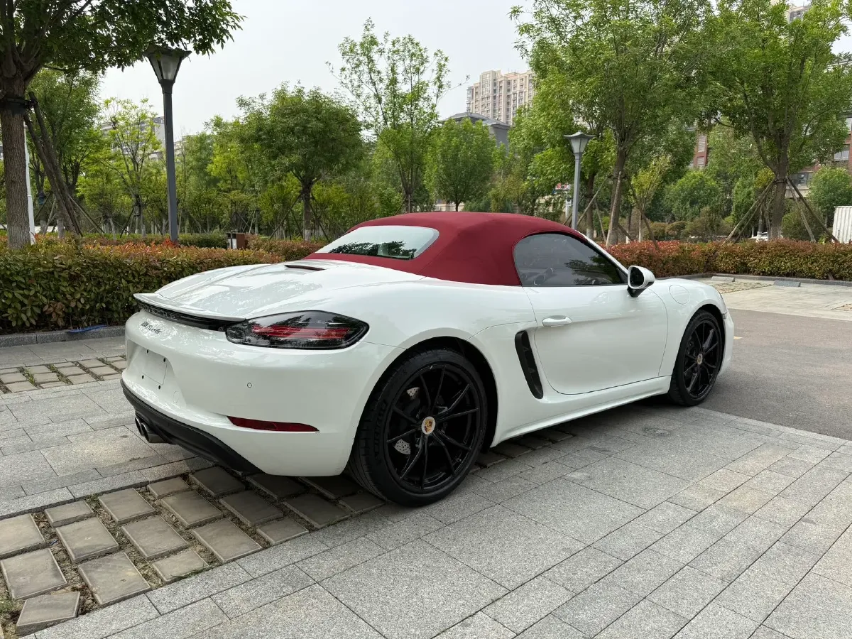 2023 Porsche 718 2.0T 250HP H4 7DCT,autocango,china used car exporter,china ev exporter,chinese used car exporter,chinese used ev exporter