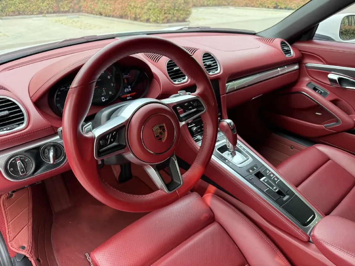 2023 Porsche 718 2.0T 250HP H4 7DCT,autocango,china used car exporter,china ev exporter,chinese used car exporter,chinese used ev exporter