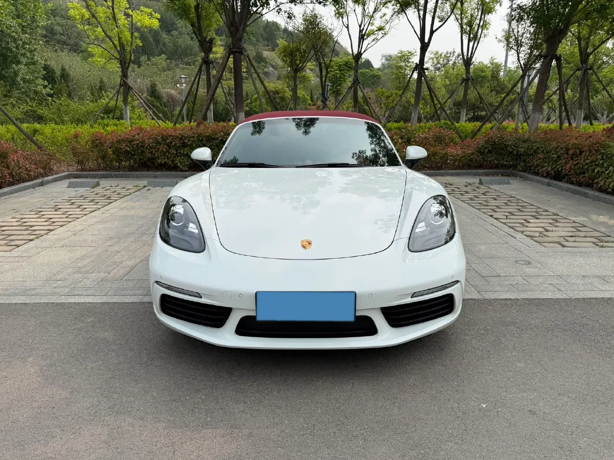 2023 Porsche 718 2.0T 250HP H4 7DCT,autocango,china used car exporter,china ev exporter,chinese used car exporter,chinese used ev exporter