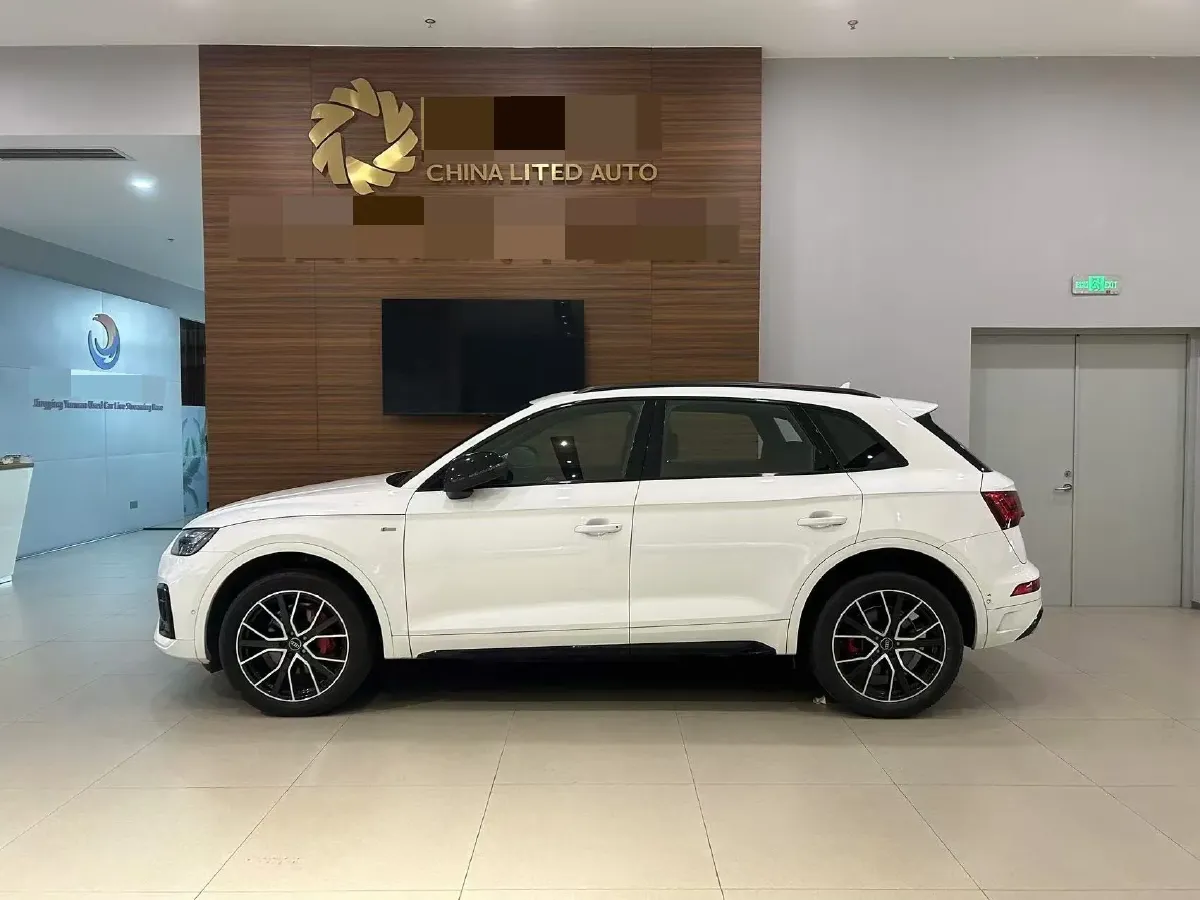 2023 Audi Q5L 2.0T 245HP L4 7DCT,autocango,china used car exporter,china ev exporter,chinese used car exporter,chinese used ev exporter