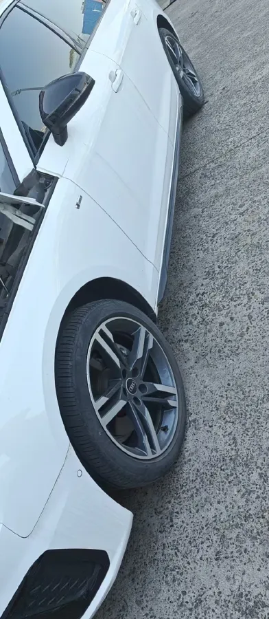 2022 Audi A4L 2.0T 190HP L4 7DCT,autocango,china used car exporter,china ev exporter,chinese used car exporter,chinese used ev exporter