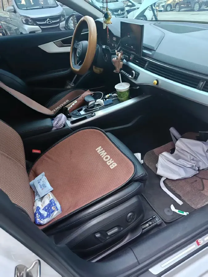 2022 Audi A4L 2.0T 190HP L4 7DCT,autocango,china used car exporter,china ev exporter,chinese used car exporter,chinese used ev exporter