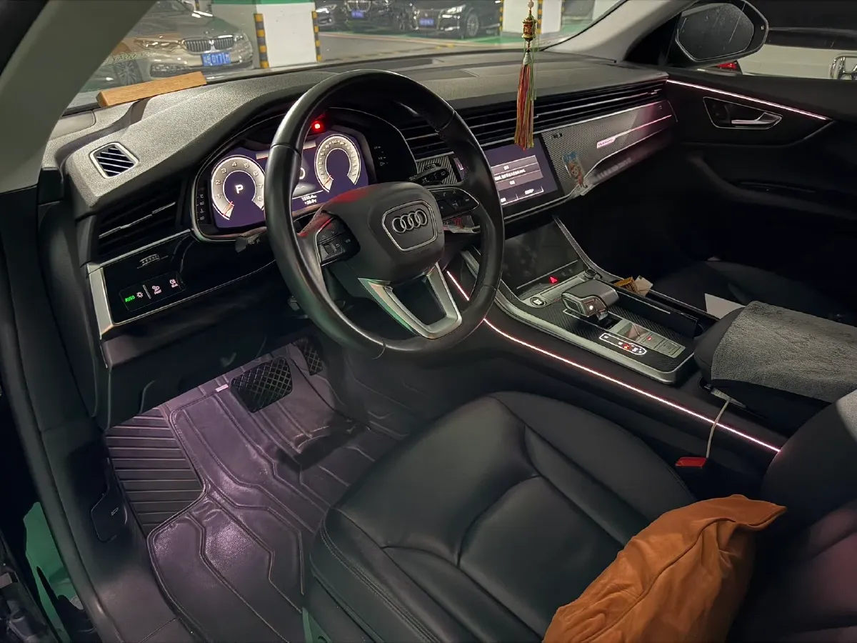 2021 Audi Q8 2.0T 245HP L4 8AT,autocango,china used car exporter,china ev exporter,chinese used car exporter,chinese used ev exporter