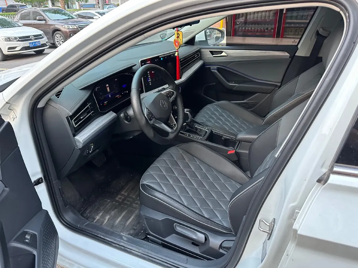 2024 Volkswagen Sagitar 1.5T 160HP L4 7DCT,autocango,china used car exporter,china ev exporter,chinese used car exporter,chinese used ev exporter