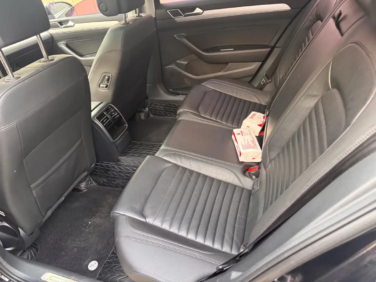 2018 Volkswagen Magotan 1.8T 180HP L4 7DCT,autocango,china used car exporter,china ev exporter,chinese used car exporter,chinese used ev exporter