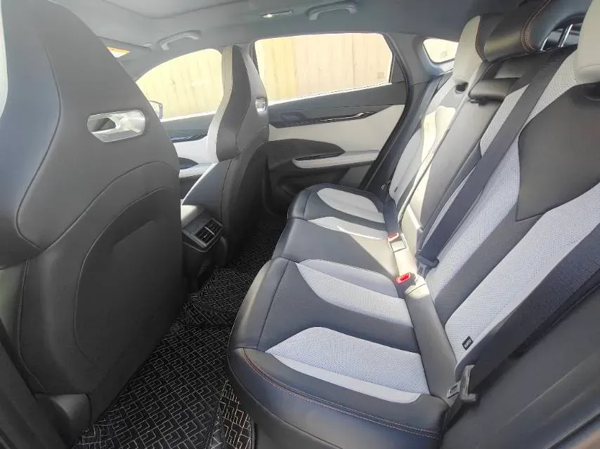 2024 ChangAn UNI-V iDD 1.5L 110HP L4 E-CVT PHEV 18.99KWH,autocango,china used car exporter,china ev exporter,chinese used car exporter,chinese used ev exporter