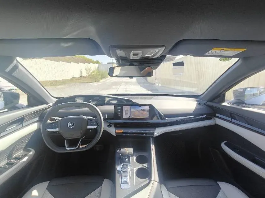 2024 ChangAn UNI-V iDD 1.5L 110HP L4 E-CVT PHEV 18.99KWH,autocango,china used car exporter,china ev exporter,chinese used car exporter,chinese used ev exporter