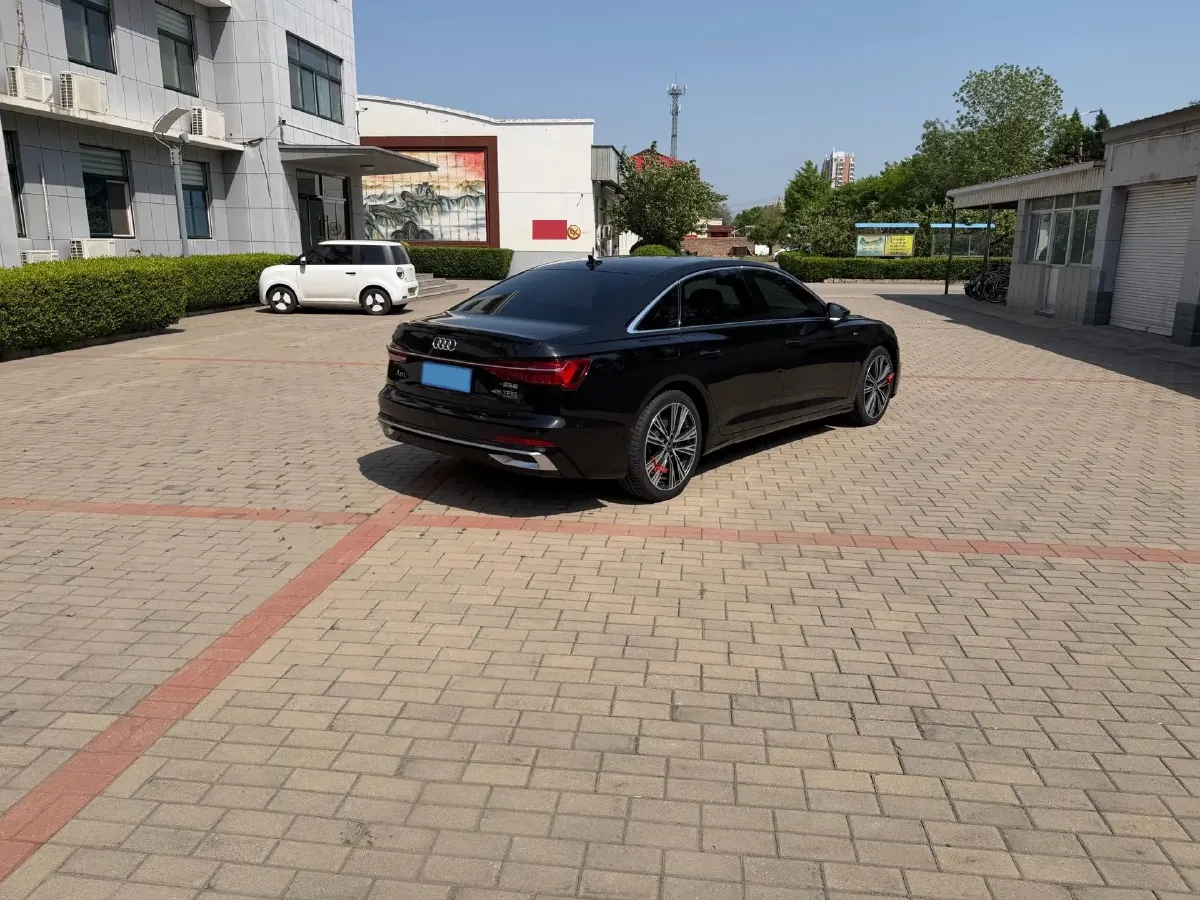2025 Audi A6L 2.0T 245HP L4 7DCT,autocango,china used car exporter,china ev exporter,chinese used car exporter,chinese used ev exporter