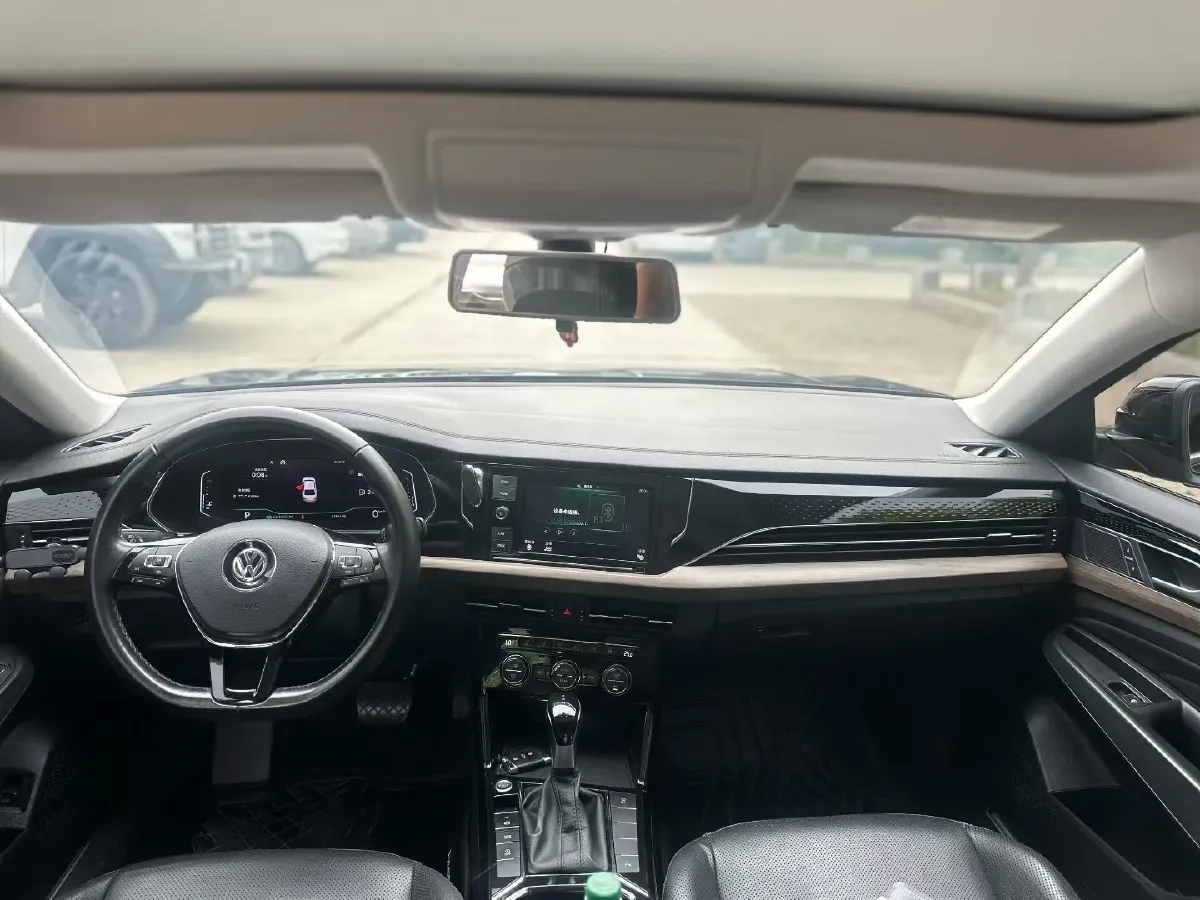 2019 Volvo V40 1.5T 152HP L4 6AT,autocango,china used car exporter,china ev exporter,chinese used car exporter,chinese used ev exporter