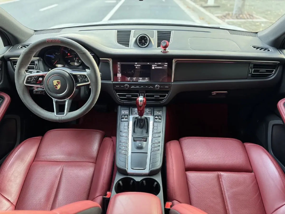 2021 Porsche Macan 2.0T 252HP L4 7DCT,autocango,china used car exporter,china ev exporter,chinese used car exporter,chinese used ev exporter