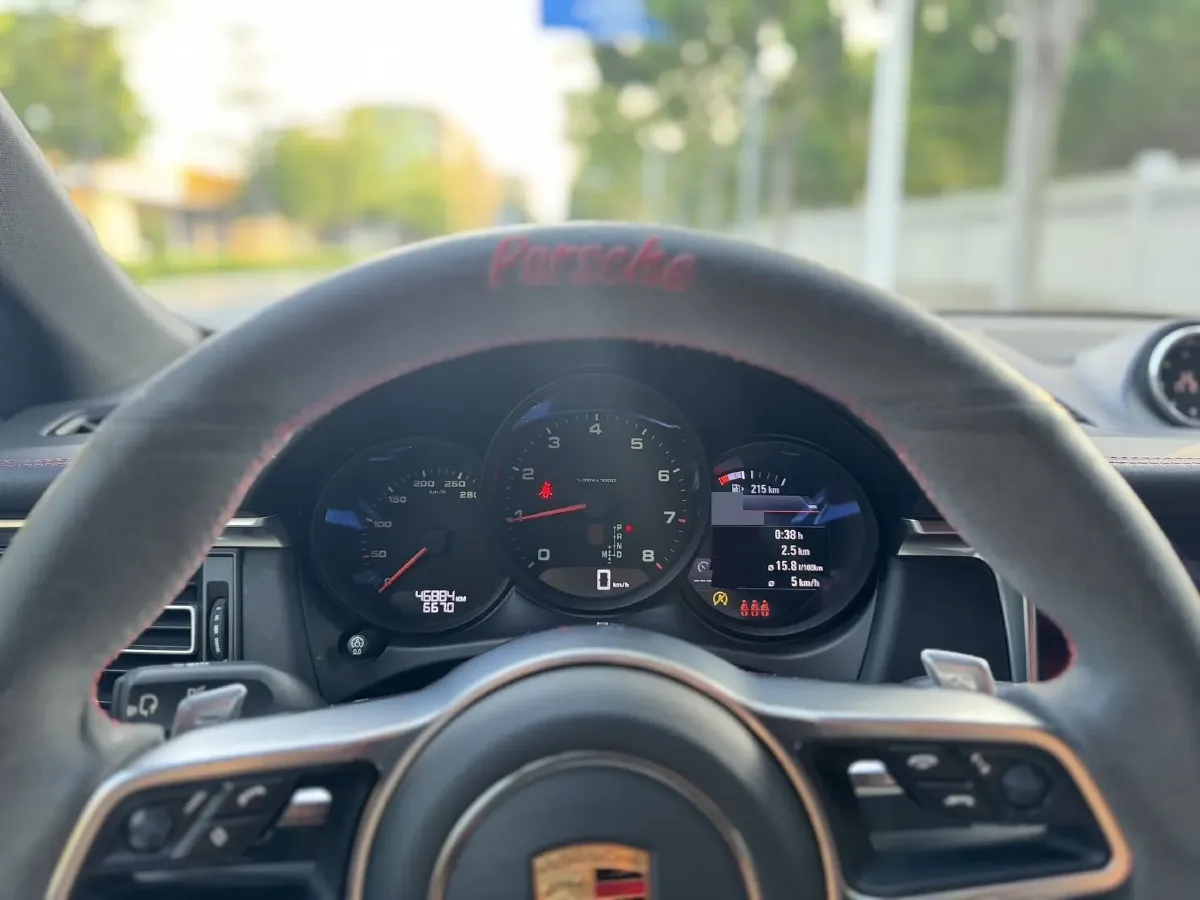 2021 Porsche Macan 2.0T 252HP L4 7DCT,autocango,china used car exporter,china ev exporter,chinese used car exporter,chinese used ev exporter