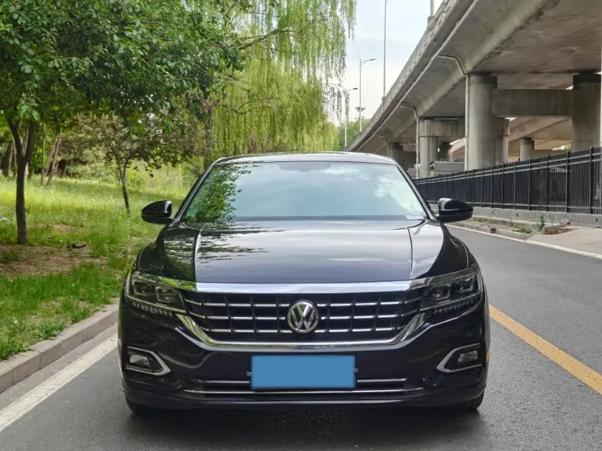 2019 Volkswagen Passat 2.0T 186HP L4 7DCT,autocango,china used car exporter,china ev exporter,chinese used car exporter,chinese used ev exporter