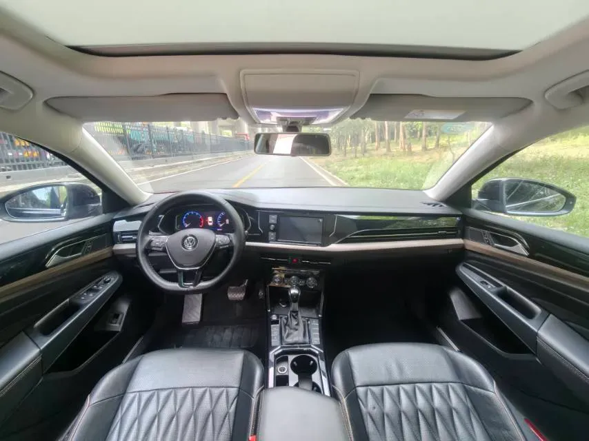 2019 Volkswagen Passat 2.0T 186HP L4 7DCT,autocango,china used car exporter,china ev exporter,chinese used car exporter,chinese used ev exporter