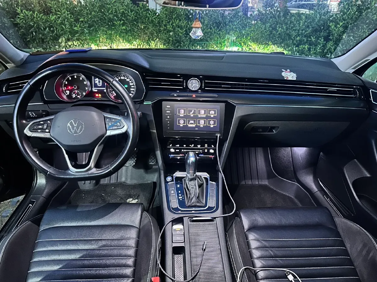 2020 Volkswagen Magotan 2.0T 186HP L4 7DCT,autocango,china used car exporter,china ev exporter,chinese used car exporter,chinese used ev exporter