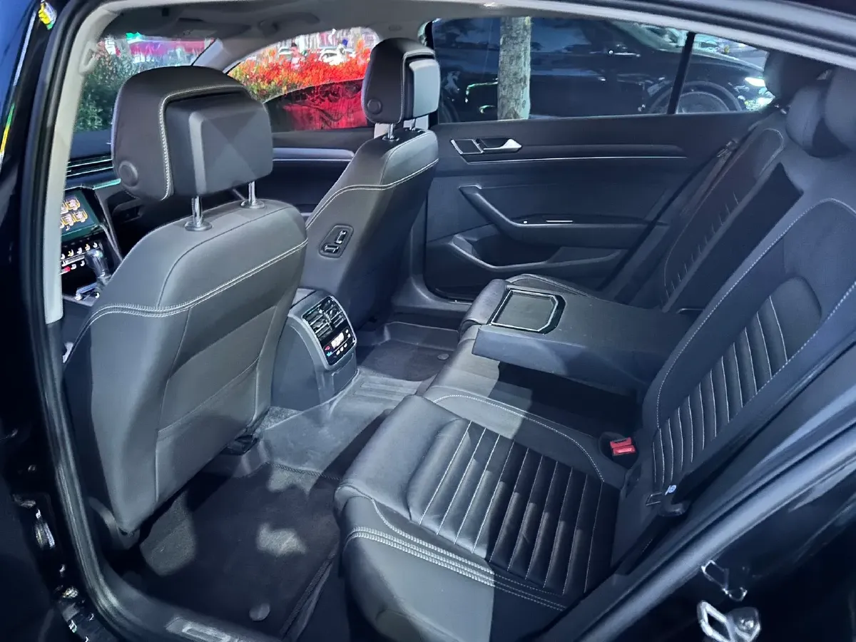 2020 Volkswagen Magotan 2.0T 186HP L4 7DCT,autocango,china used car exporter,china ev exporter,chinese used car exporter,chinese used ev exporter