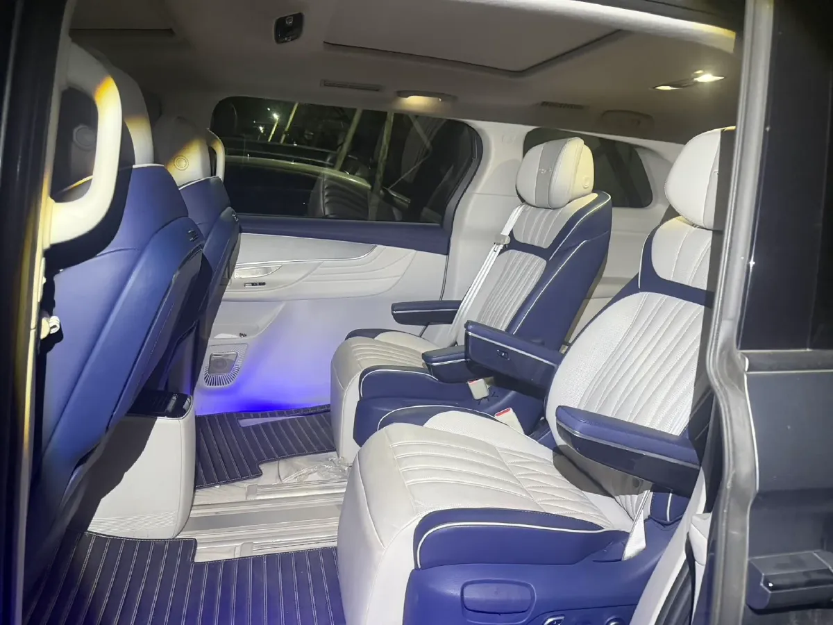 2022 Roewe iMAX8 2.0T 234HP L4 8AT,autocango,china used car exporter,china ev exporter,chinese used car exporter,chinese used ev exporter