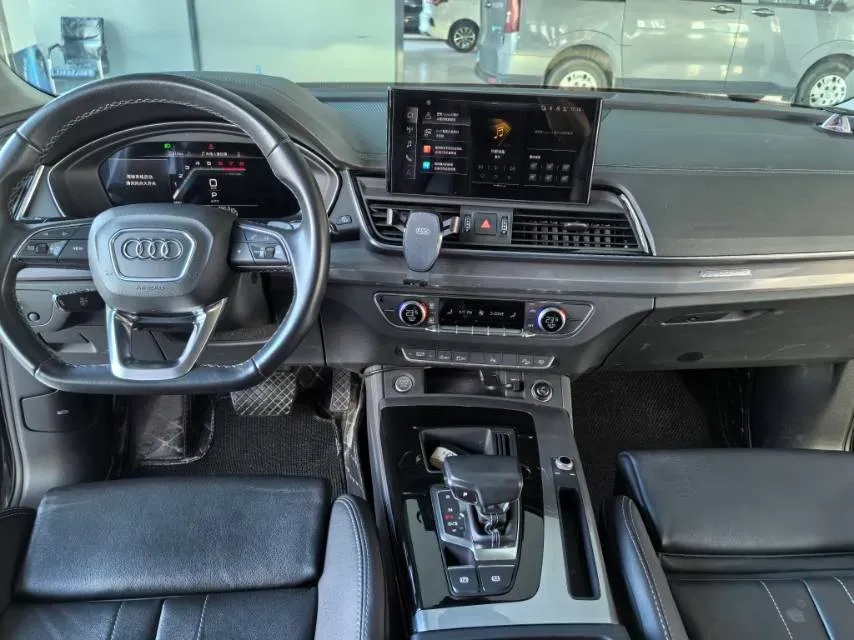 2022 Audi Q5L 2.0T 190HP L4 7DCT,autocango,china used car exporter,china ev exporter,chinese used car exporter,chinese used ev exporter