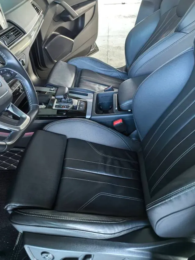 2022 Audi Q5L 2.0T 190HP L4 7DCT,autocango,china used car exporter,china ev exporter,chinese used car exporter,chinese used ev exporter