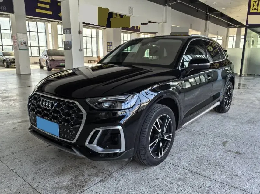 2022 Audi Q5L 2.0T 190HP L4 7DCT,autocango,china used car exporter,china ev exporter,chinese used car exporter,chinese used ev exporter