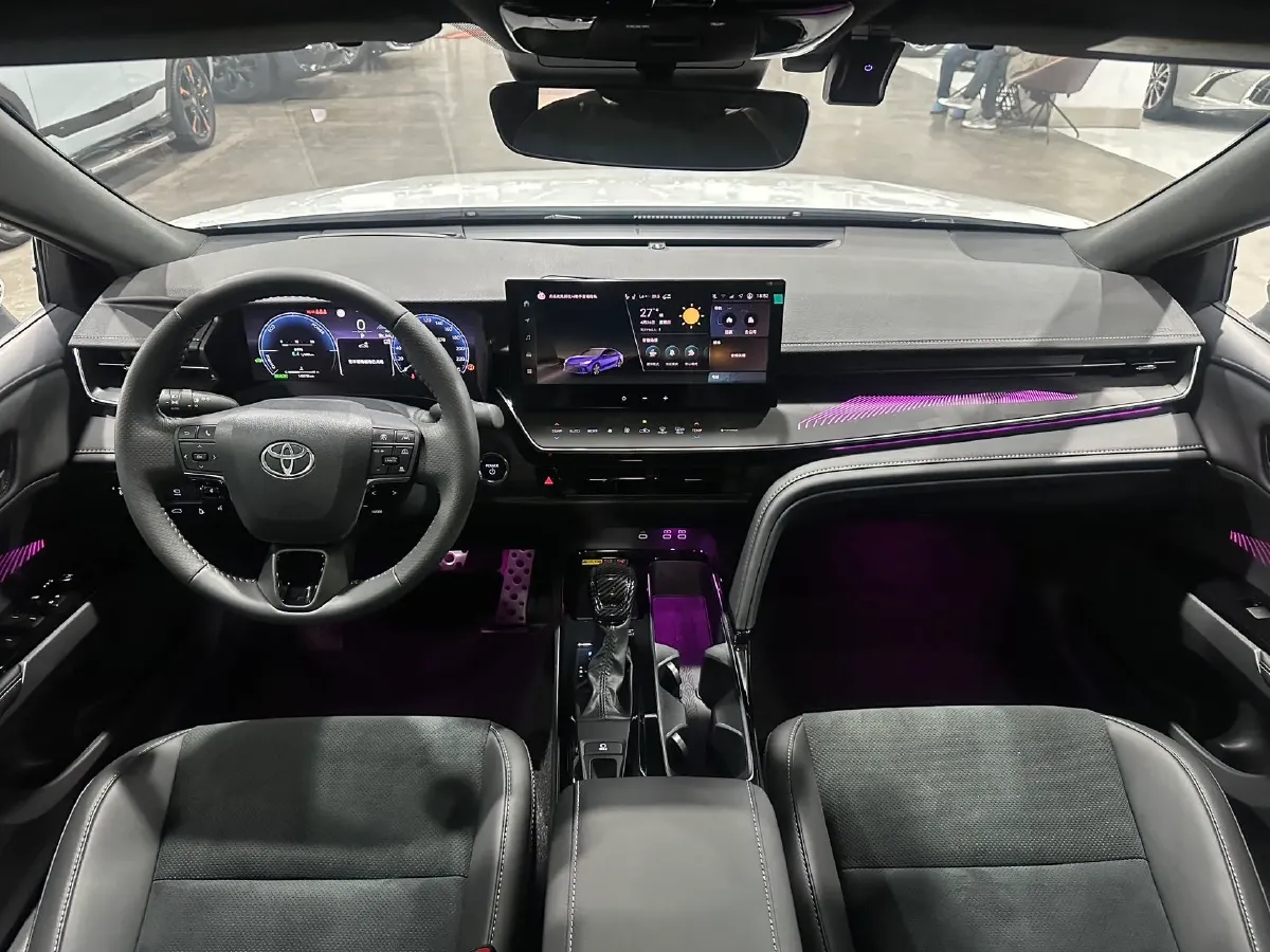 2025 Toyota Camry 2.5L 185HP L4 E-CVT Hybrid,autocango,china used car exporter,china ev exporter,chinese used car exporter,chinese used ev exporter