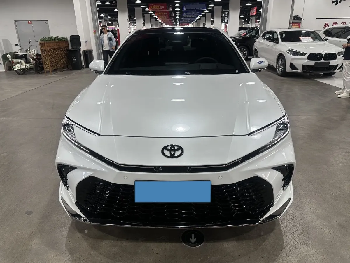 2025 Toyota Camry 2.5L 185HP L4 E-CVT Hybrid,autocango,china used car exporter,china ev exporter,chinese used car exporter,chinese used ev exporter