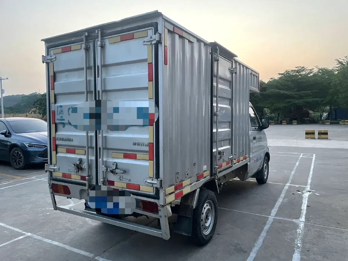 2021 WuLing RongGuang Mini Truck 1.5L 99HP L4 5MT,autocango,china used car exporter,china ev exporter,chinese used car exporter,chinese used ev exporter