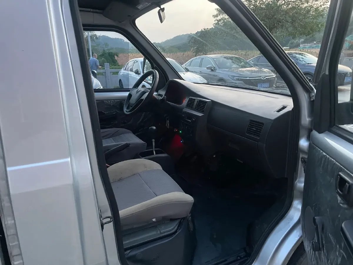 2021 WuLing RongGuang Mini Truck 1.5L 99HP L4 5MT,autocango,china used car exporter,china ev exporter,chinese used car exporter,chinese used ev exporter