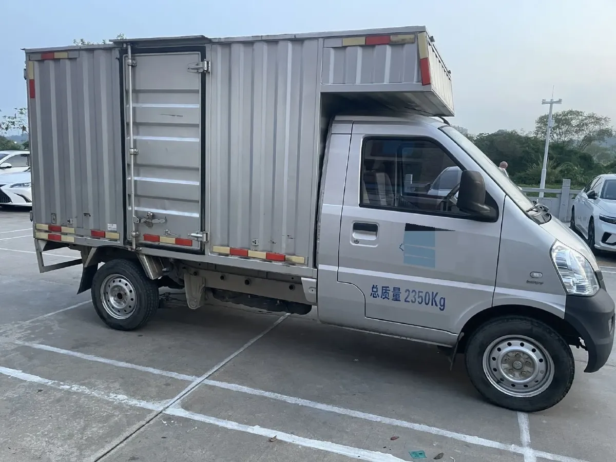 2021 WuLing RongGuang Mini Truck 1.5L 99HP L4 5MT,autocango,china used car exporter,china ev exporter,chinese used car exporter,chinese used ev exporter