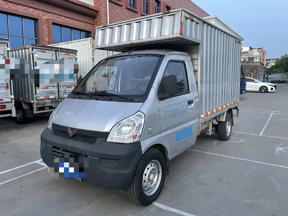 2021 WuLing RongGuang Mini Truck 1.5L 99HP L4 5MT,autocango,china used car exporter,china ev exporter,chinese used car exporter,chinese used ev exporter