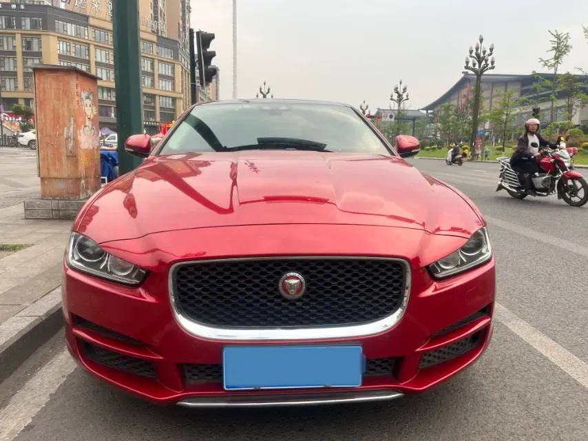 2019 Jeep Cherokee 2.0T 265HP L4 9AT,autocango,china used car exporter,china ev exporter,chinese used car exporter,chinese used ev exporter