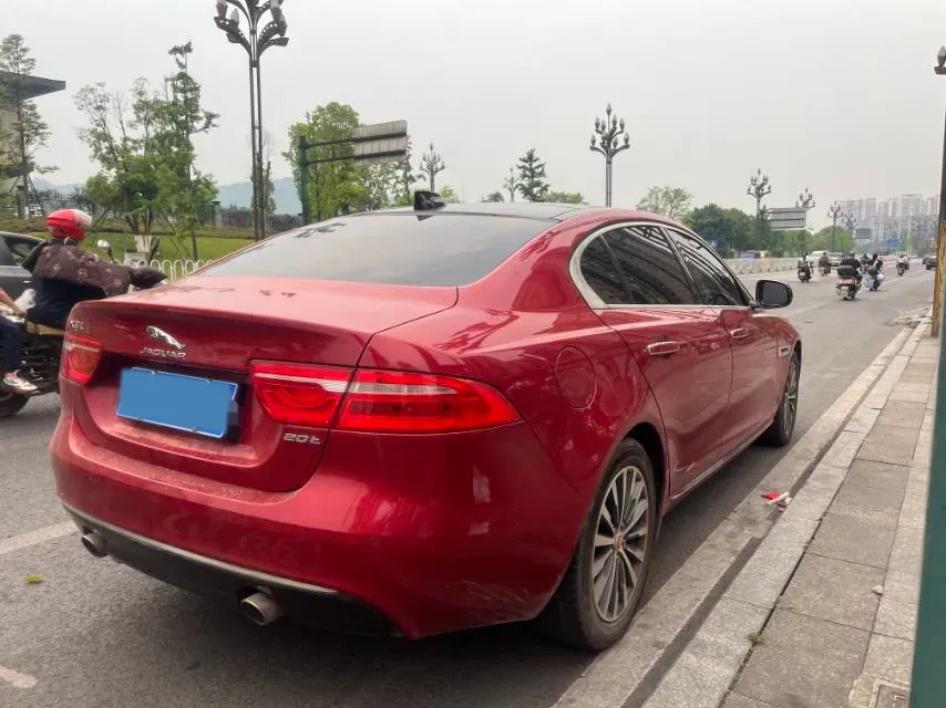 2019 Jeep Cherokee 2.0T 265HP L4 9AT,autocango,china used car exporter,china ev exporter,chinese used car exporter,chinese used ev exporter