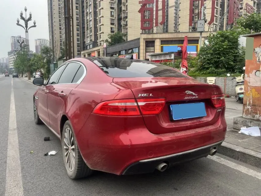 2019 Jeep Cherokee 2.0T 265HP L4 9AT,autocango,china used car exporter,china ev exporter,chinese used car exporter,chinese used ev exporter