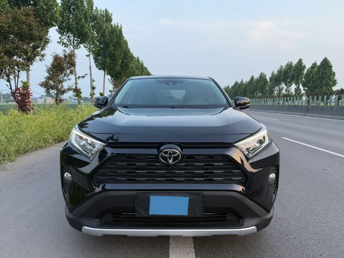 2021 Toyota RAV4 2.0L 171HP L4 CVT,autocango,china used car exporter,china ev exporter,chinese used car exporter,chinese used ev exporter