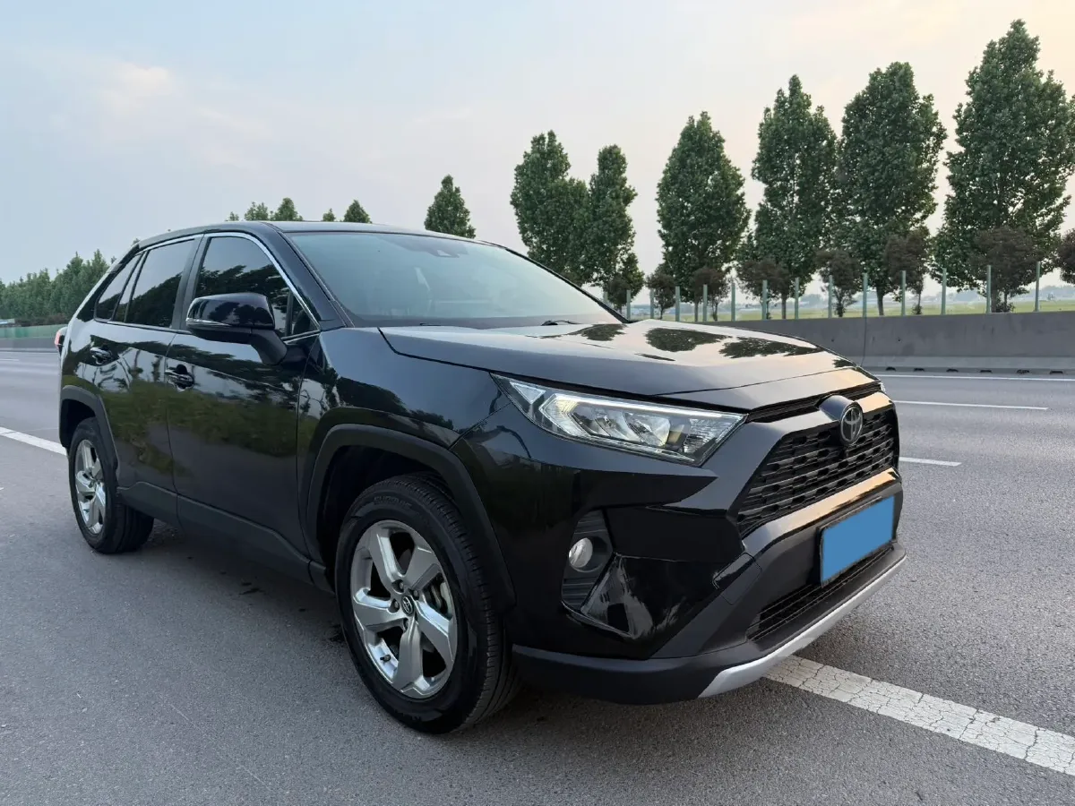 2021 Toyota RAV4 2.0L 171HP L4 CVT,autocango,china used car exporter,china ev exporter,chinese used car exporter,chinese used ev exporter